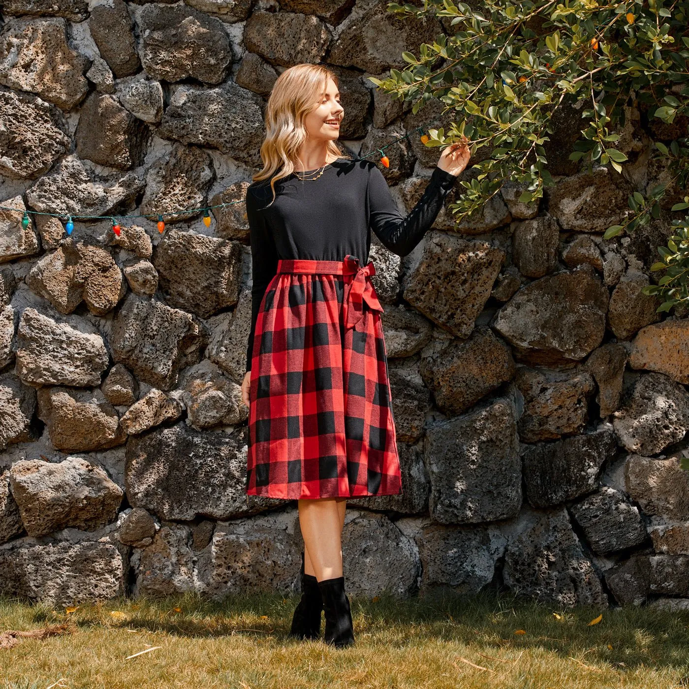 Christmas Red Plaid Splicing Black Long-sleeve Dresses and Shirts Sets