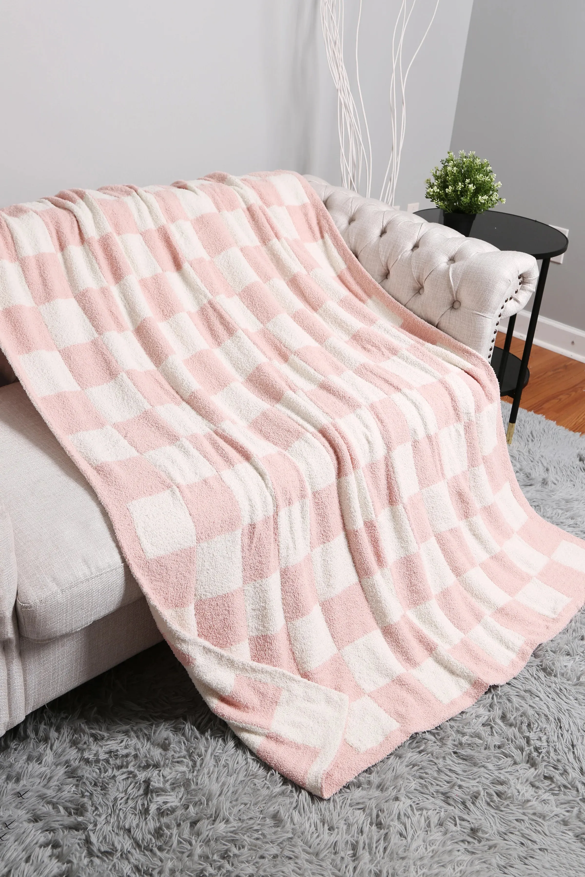 Pink Checkered Luxury Soft Throw Blanket