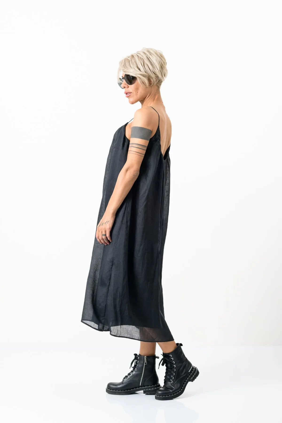 Relaxed Midi Black Dress